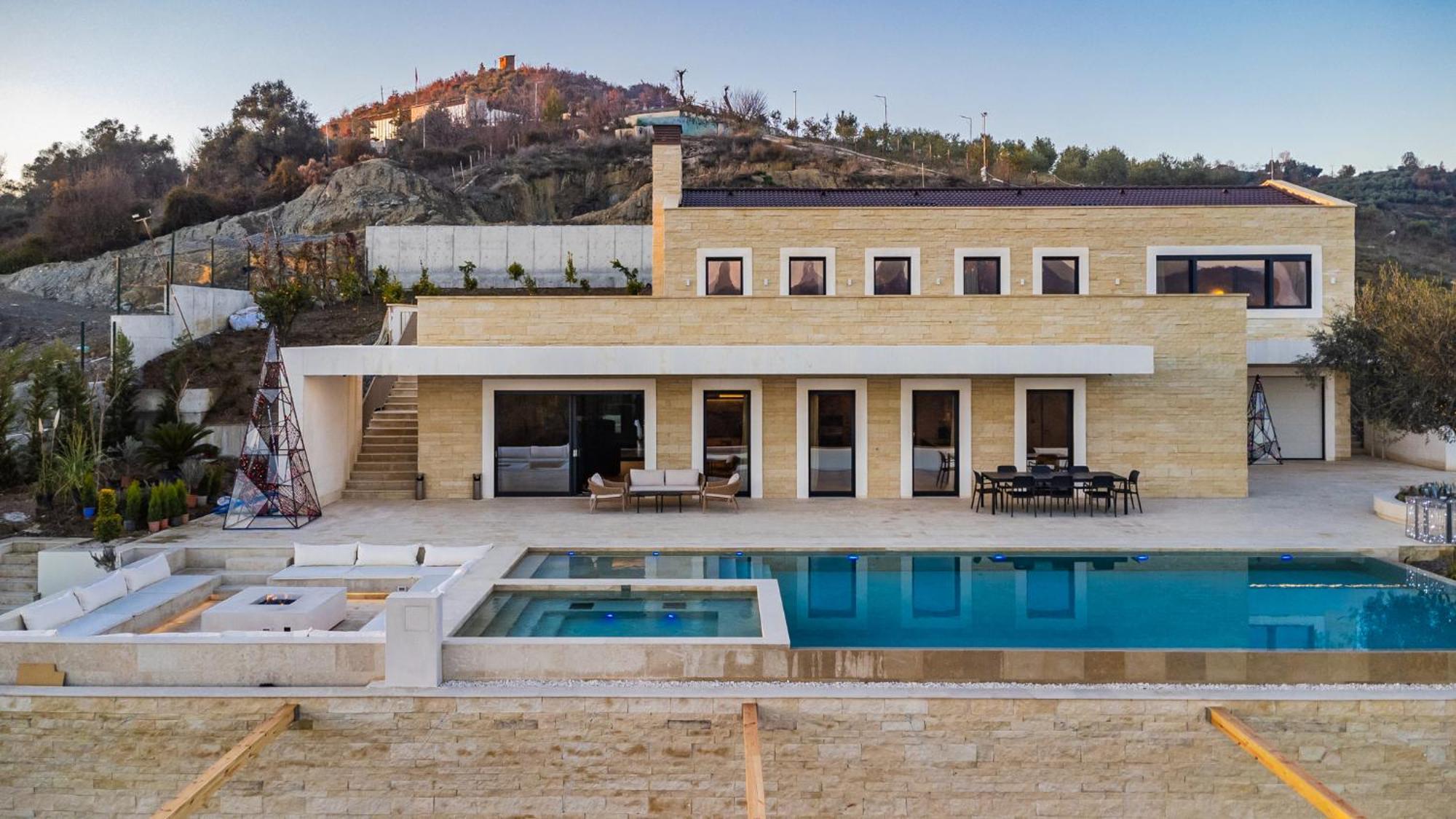 Jerina Mansion *