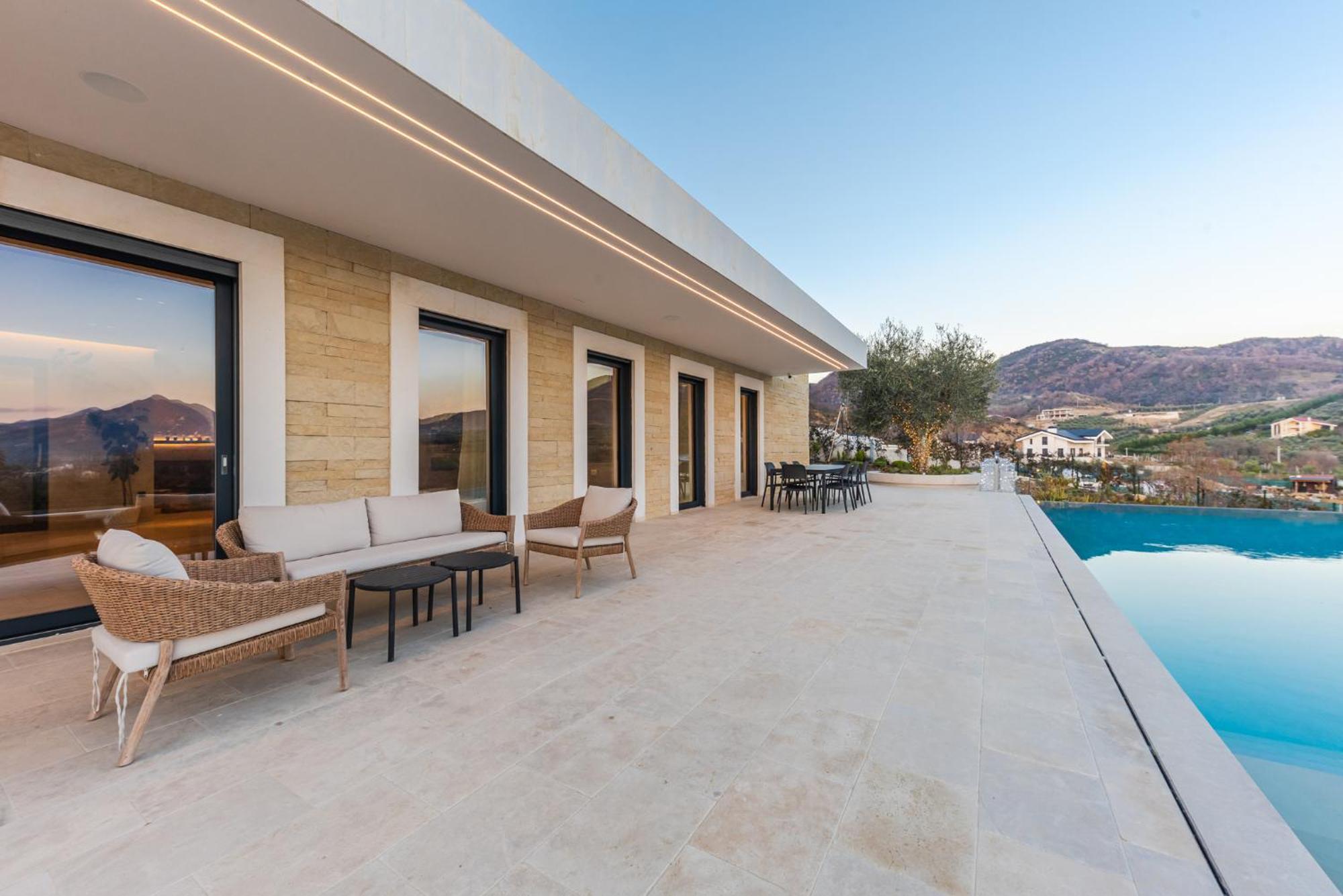 Jerina Mansion Villa *