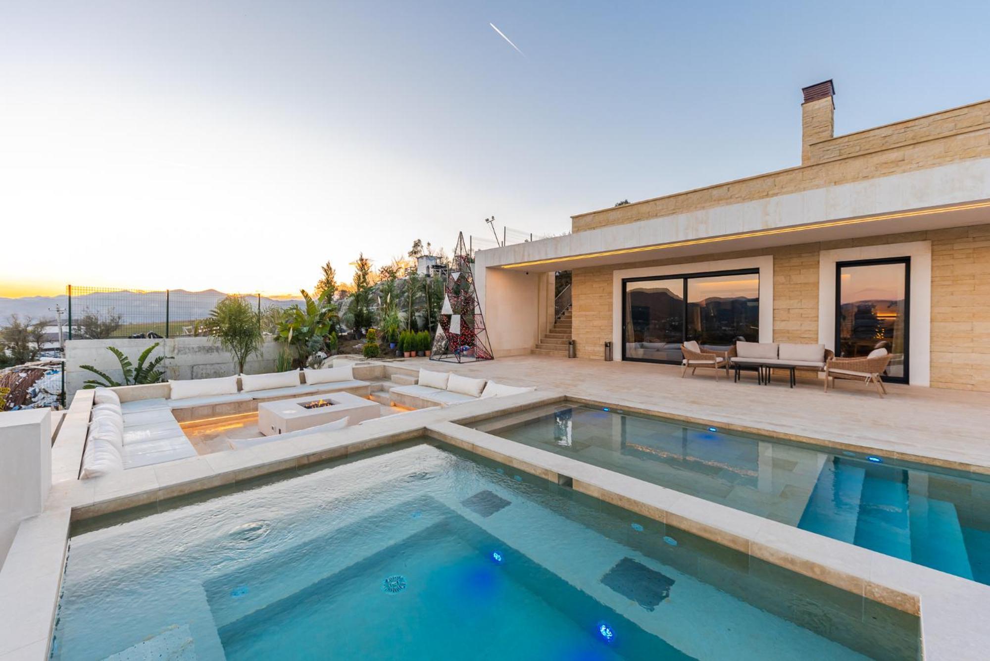 Jerina Mansion *